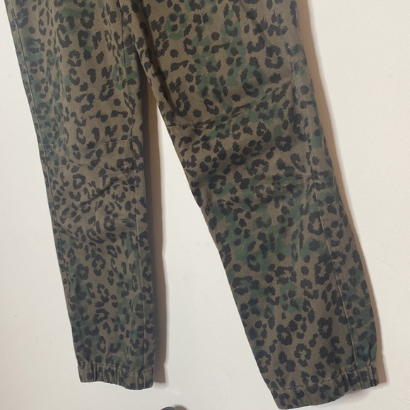Pam & Gela Jaguar Leopard Jogger Pants Size Small - Picture 8 of 15